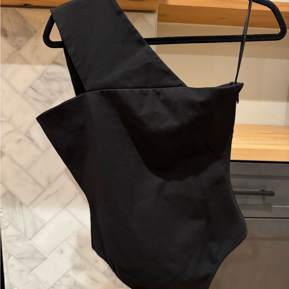 superdown Black One-Shoulder Bodysuit